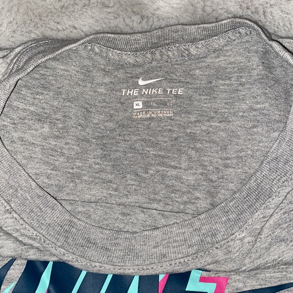 Boys Nike T-Shirt - Picture 3 of 5